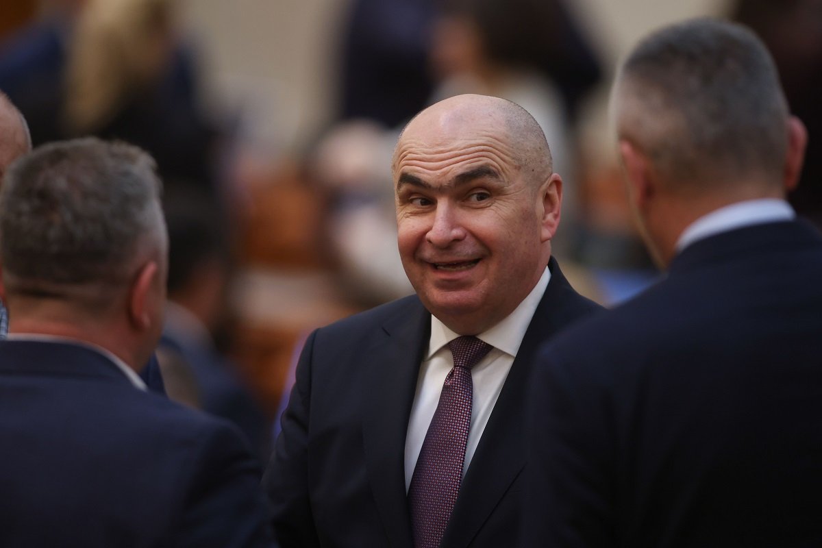 Bolojan reacționează la procesul magistraților privind restanțele salariale Premierul Ilie Bolojan a abordat, în cadrul unei emisiuni la Digi24, problema restanțelor salariale ale magistraților, pentru care Înalta Curte de Casație și Justiție (ICCJ) a intentat un proces Guvernului și Ministerului de Finanțe
