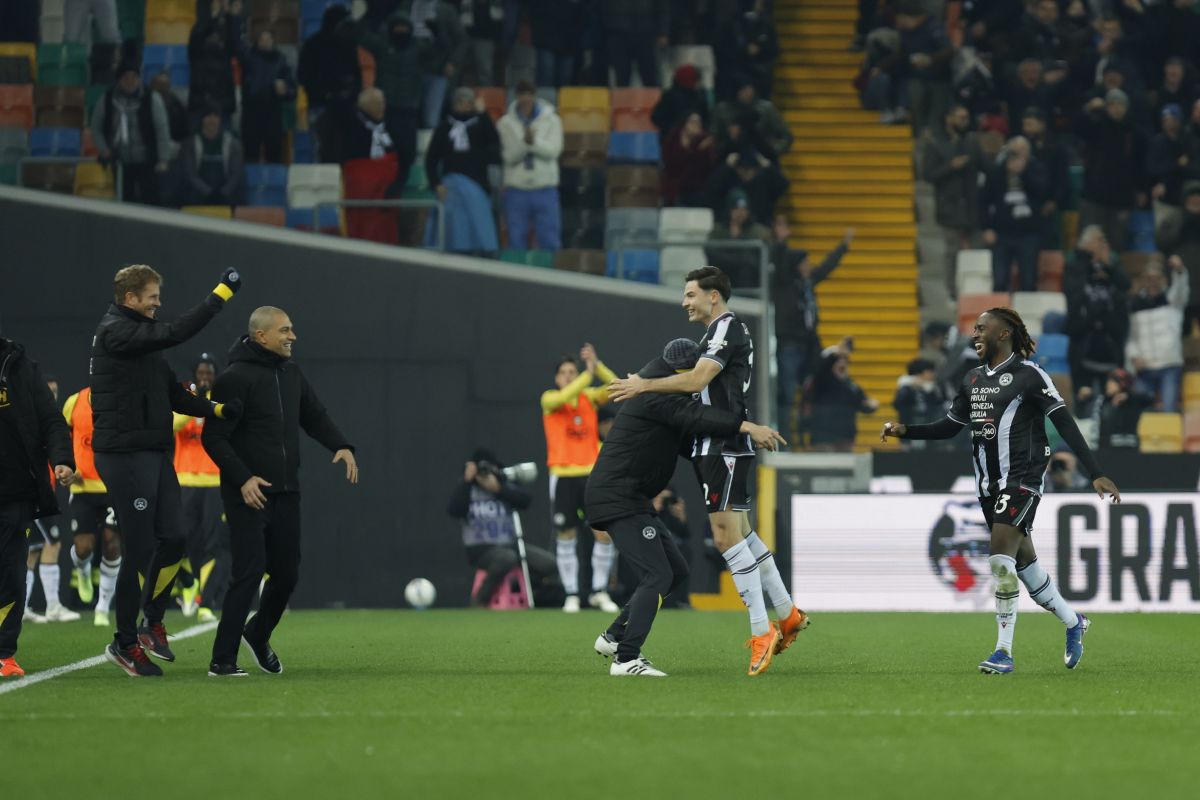 Udinese învinge Genoa într-un meci spectaculos, scor 2-0 GENOVA – Udinese a reușit o victorie importantă pe terenul lui Genoa, încheind meciul cu scorul de 2-0