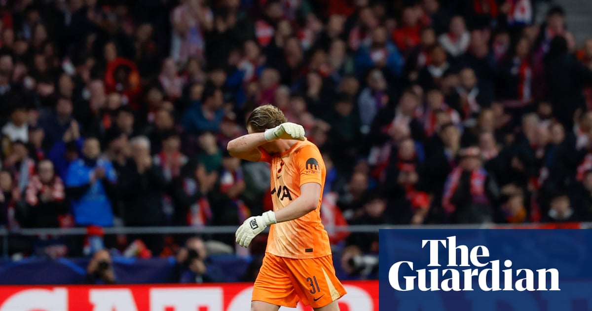Kinsky, schimbat după două gafe, și Tottenham, umiliți în fața lui Atletico Madrid Antrenorul interimar al lui Tottenham, Igor Tudor, a luat o decizie dramatică în meciul cu Atletico Madrid: l-a înlocuit pe portarul Antonin Kinsky în minutul 17, după două erori majore