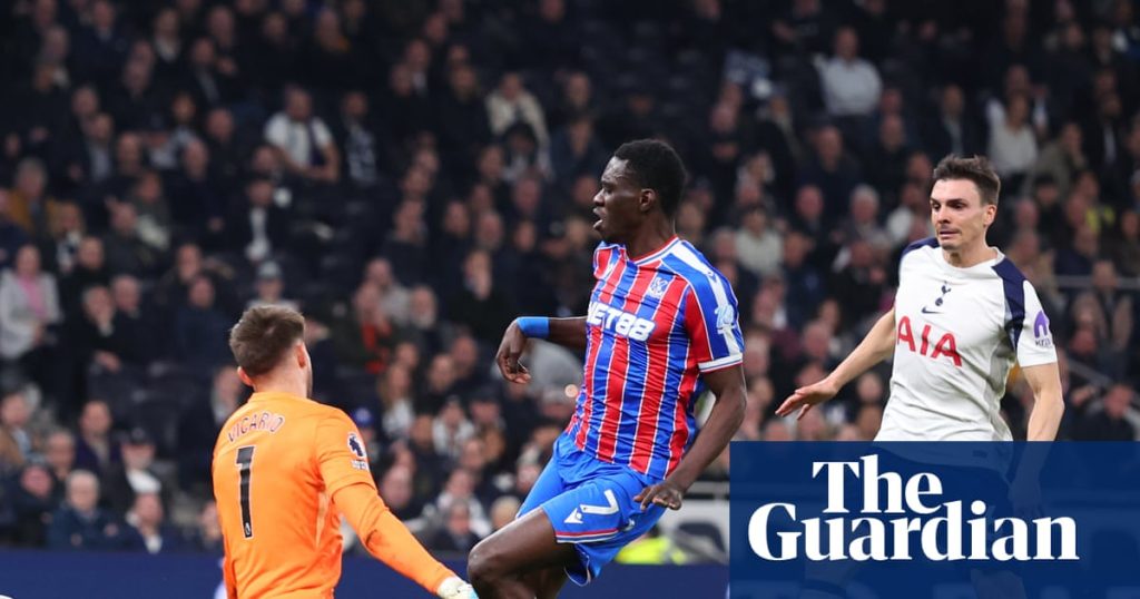 Tottenham, în pragul retrogradării: atmosfera devine toxică la club Tottenham Hotspur se afundă într-o criză profundă, spectrul retrogradării devenind tot mai real pentru echipa care se mândrește cu unul dintre cele mai scumpe stadioane din lume