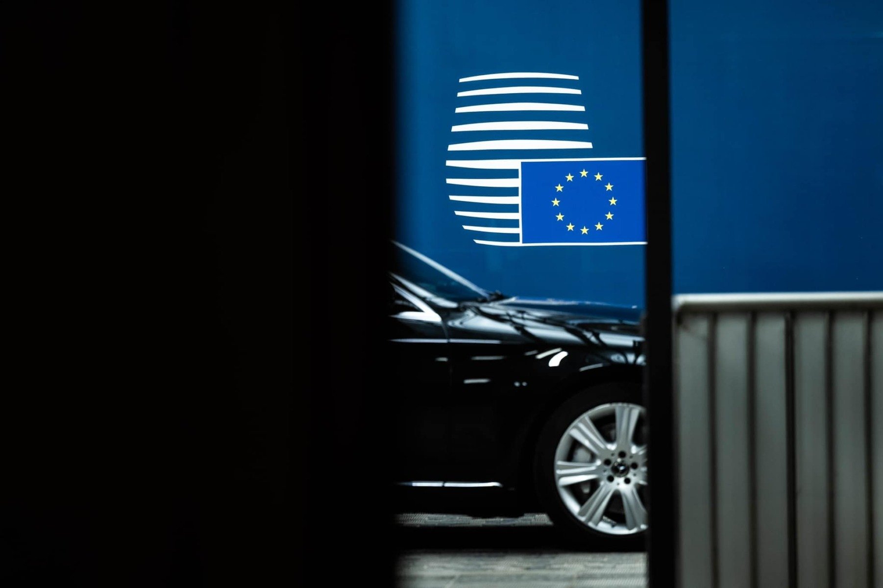 Criza economică europeană, la un pas de escaladare? Zilele următoare, cruciale pentru viitorul continentului Zilele următoare vor determina traiectoria economiei europene, potrivit unor comentarii recente