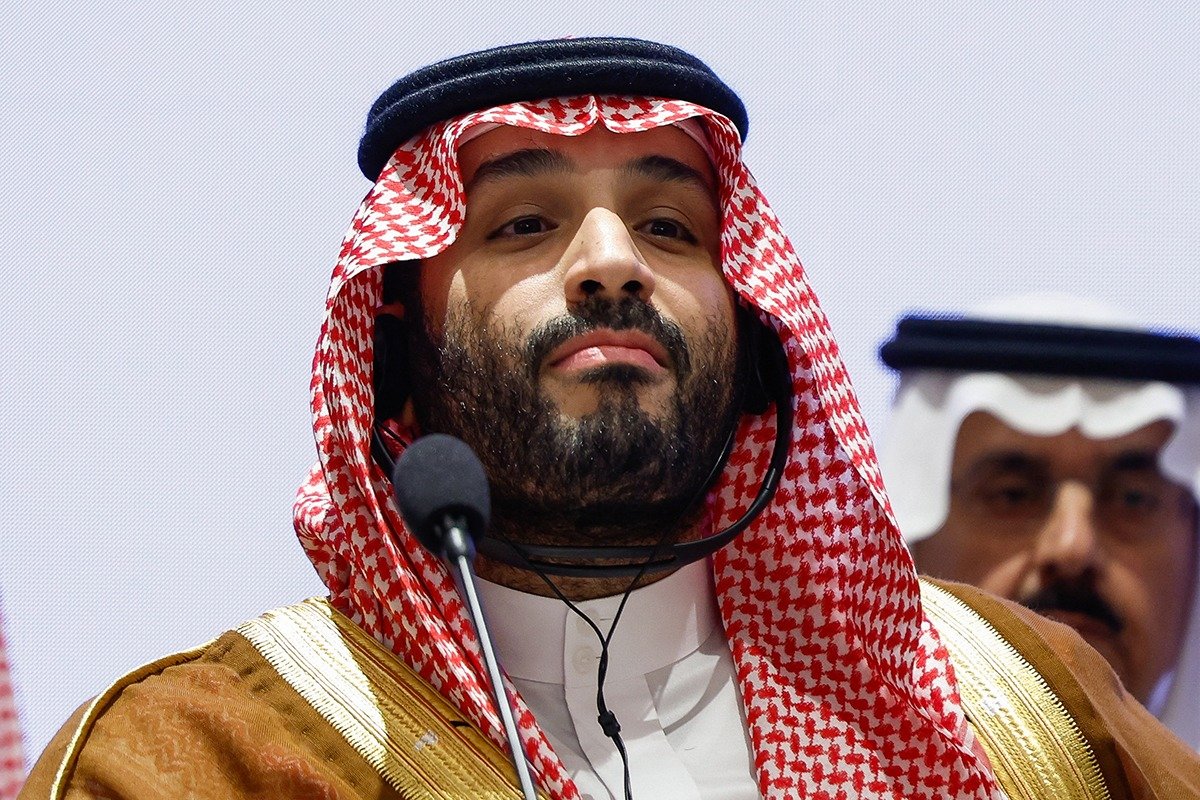 Tensiuni crescute în Orientul Mijlociu: Arabia Saudită amenință cu acțiuni militare împotriva Iranului Relațiile dintre Arabia Saudită și Iran se tensionează dramatic, Riadul avertizând că răbdarea sa cu Teheranul se apropie de sfârșit