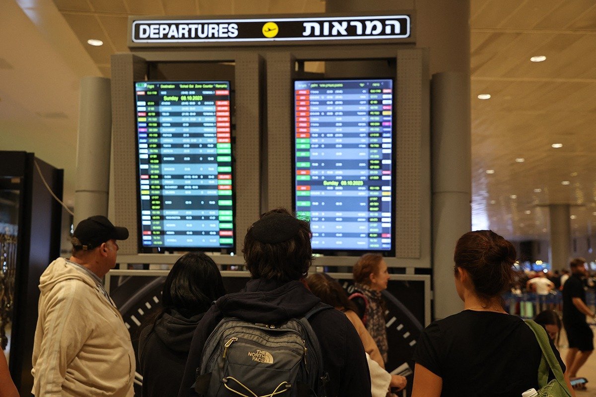 Spațiul aerian israelian se redeschide parțial, după intensificarea conflictului Aeroportul Internațional Ben Gurion de lângă Tel Aviv, principalul hub aerian al Israelului, va relua operațiunile pentru zborurile civile începând de luni seară, într-un format inițial „extrem de limitat”