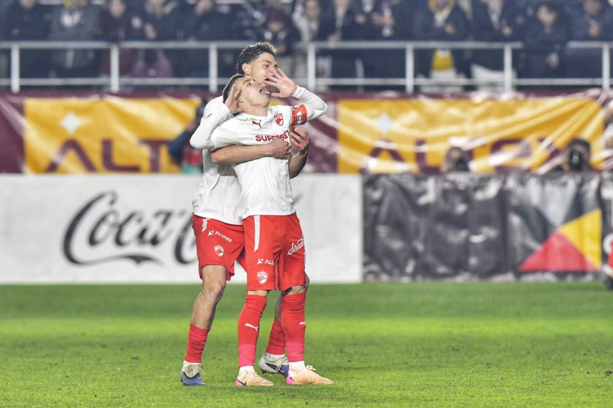 Cîrjan încinge derby-ul: Gol pentru Dinamo în Giulești Derby-ul Rapid – Dinamo din Giulești a început în forță, Cătălin Cîrjan, căpitanul „câinilor”, marcând un gol important în minutul 47