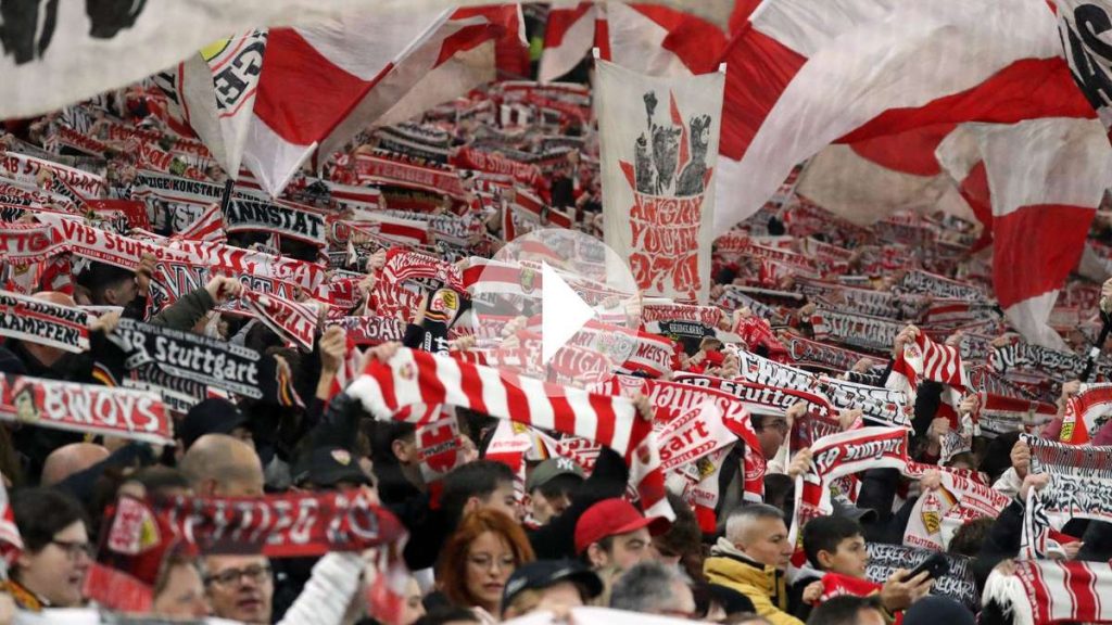 Fanii stuttgart, spectacol total în centrul portughez Porto
