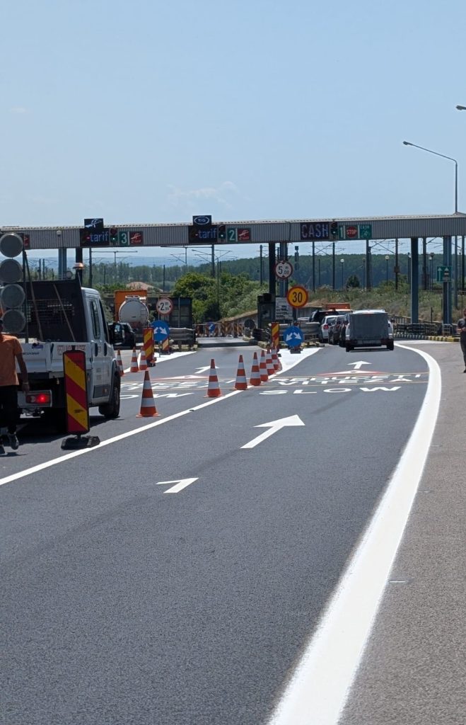 Restricții de circulație pe A2 și pe Podul Prieteniei Giurgiu-Ruse, anunțate de CNAIR CNAIR a anunțat restricții de circulație pe Autostrada Soarelui (A2) și pe Podul Prieteniei Giurgiu-Ruse, afectând traficul rutier în următoarele zile