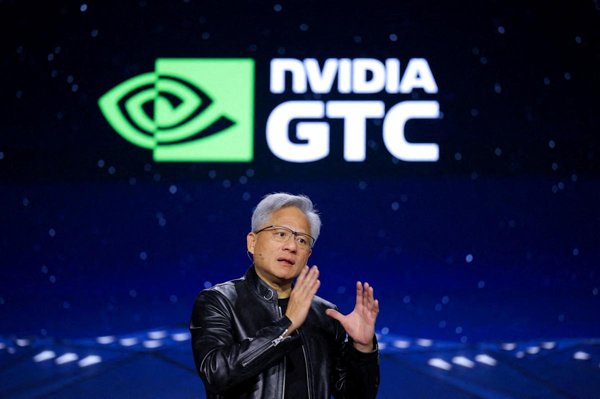 Nvidia, vedeta AI, trage piața în jos? Acțiunile companiei semnalează un posibil declin al pieței bursiere București – Acțiunile gigantului tehnologic Nvidia (NVDA), un indicator adesea considerat referință pentru starea generală a pieței bursiere, dau semnale de alarmă, sugerând posibilitatea unei corecții mai ample pe piață