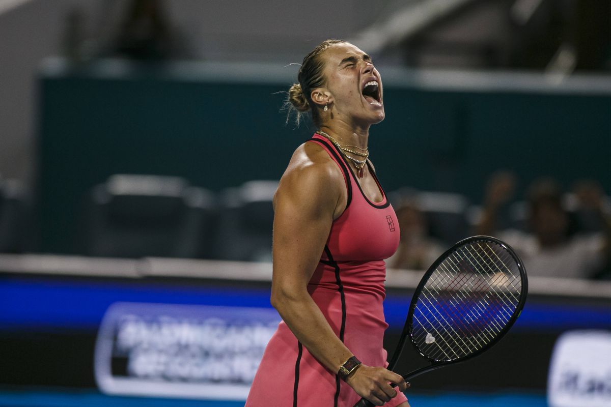 Aryna Sabalenka se califică în finala Miami Open, după o victorie categorică în fața Elenei Rybakina Aryna Sabalenka, numărul 1 mondial, a învins-o pe Elena Rybakina, numărul 2 mondial, în semifinala turneului Miami Open, cu scorul de 6-4, 6-3