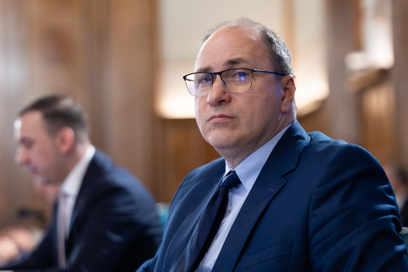 Guvernul aprobă peste 400 de posturi pentru creșele nou construite Mihai Dimian, noul ministru al Educației și Cercetării, a anunțat, după prima ședință de guvern în noua sa funcție, că Executivul a aprobat un memorandum pentru scoaterea la concurs a peste 400 de posturi