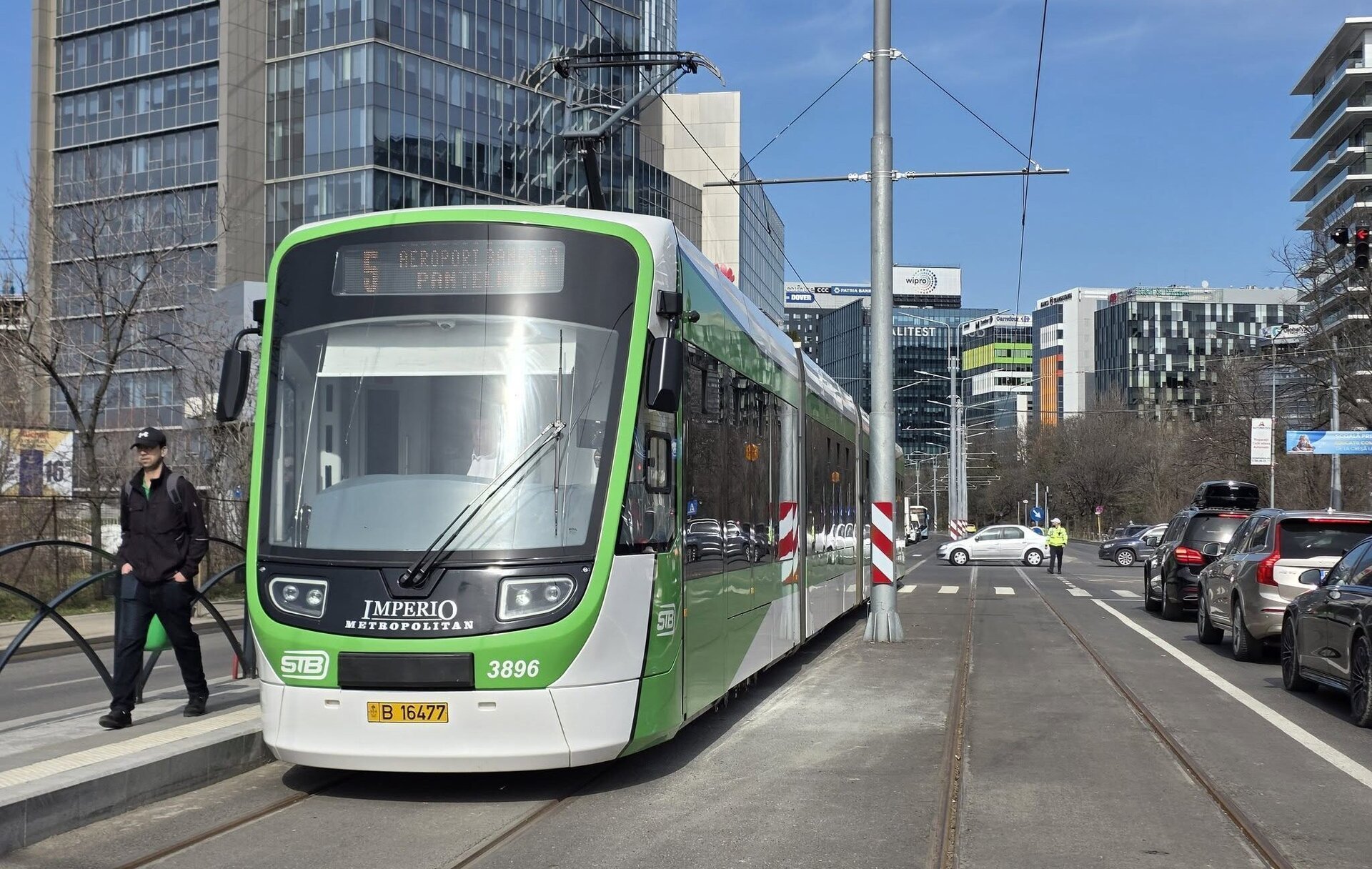 Tramvaiul 5 circulă pe un traseu modificat: De ce ajunge doar până în Pantelimon Linia 5 de tramvai, redeschisă duminică, 8 martie, nu mai parcurge traseul obișnuit și ajunge doar până în Pantelimon, spre nemulțumirea călătorilor