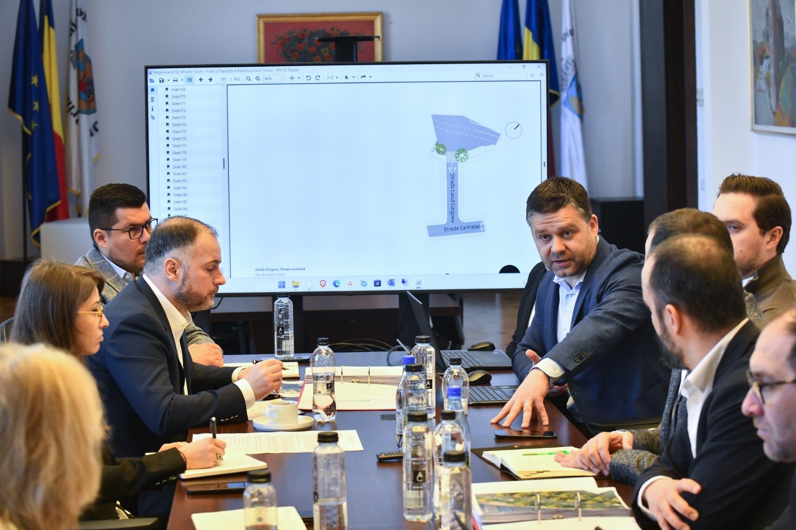 Proiecte majore în Sectorul 2: Ciucu și Hopincă discută investiții prioritare Primarul general al Capitalei, Ciprian Ciucu, și primarul Sectorului 2, Rareș Hopincă, au discutat despre proiectele prioritare de investiții pentru sector
