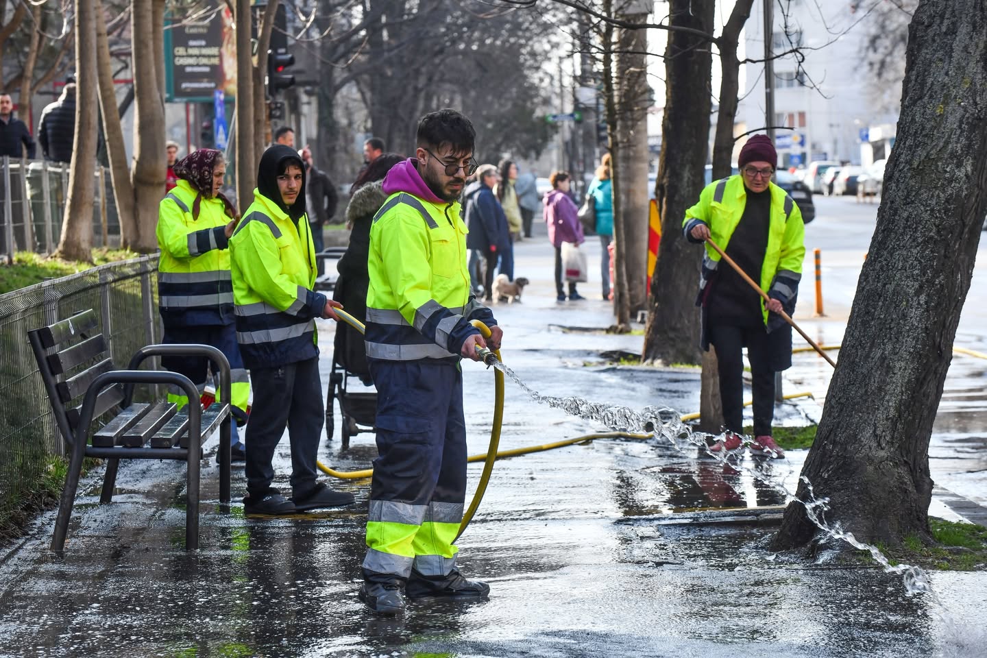 Start de curățenie de primăvară în Sectorul 6 Autoritățile locale din Sectorul 6 au dat startul tradiționalei campanii de curățenie de primăvară