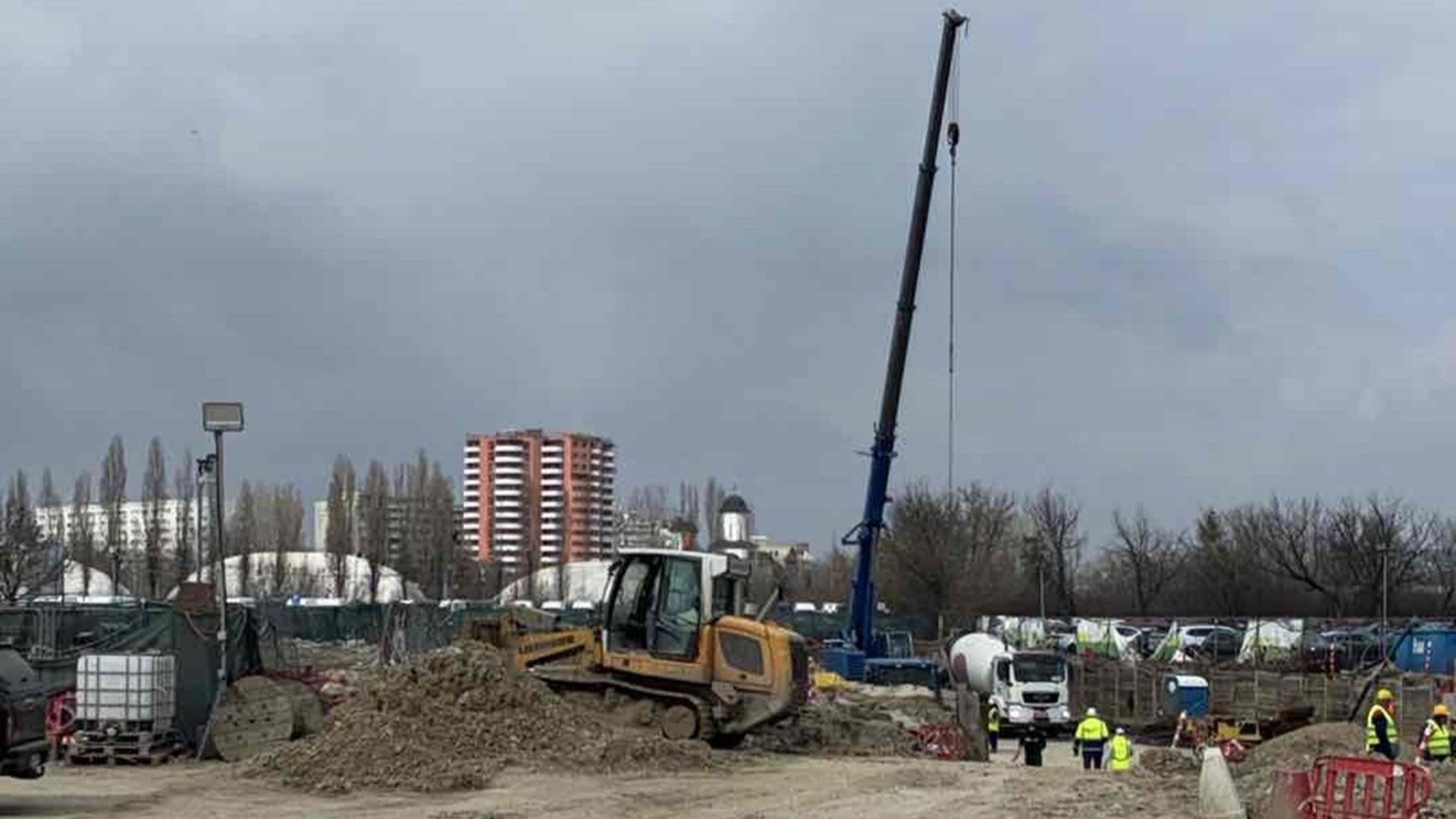 Garda de Mediu: Poluarea din București, agravată de materialul antiderapant Bucureștiul se confruntă cu un nivel ridicat de poluare, iar Garda de Mediu a identificat ca principală cauză utilizarea materialului antiderapant (sare și nisip) în timpul sezonului rece