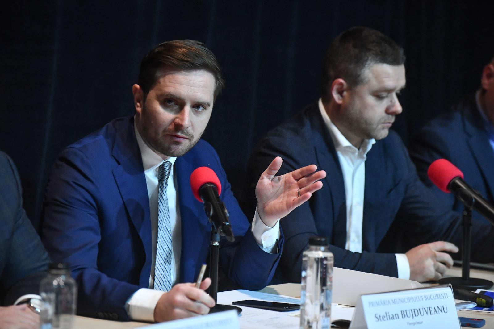 Autoritățile bucureștene, mobilizate pentru combaterea graffiti-ului vandalic București, 13 mai 2024 – Viceprimarul Capitalei, Stelian Bujduveanu (PNL), a anunțat, printr-o postare pe rețelele de socializare, o serie de măsuri menite să reducă impactul graffiti-ului neautorizat și să eficientizeze intervențiile de curățare a clădirilor din București