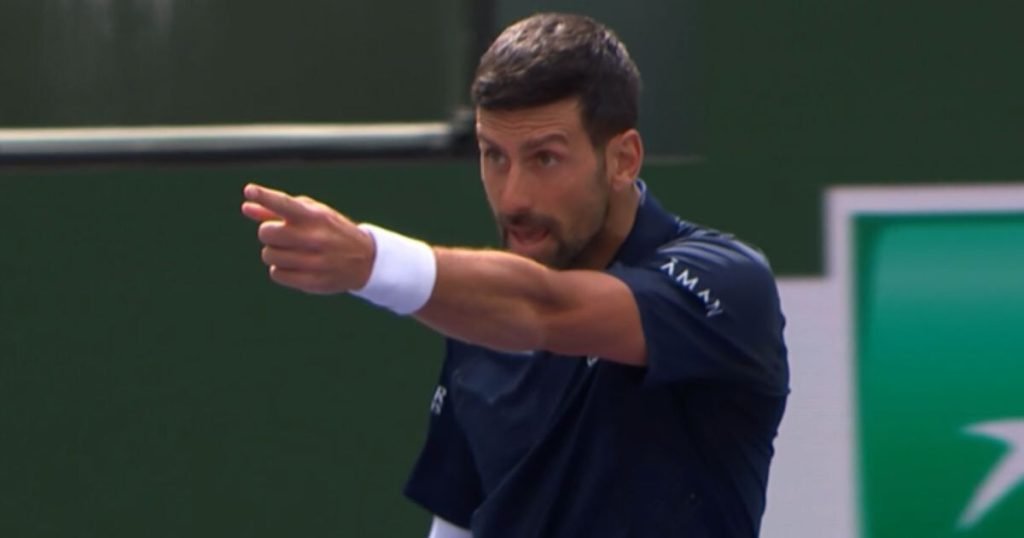 Djokovic, furios pe echipa sa la Indian Wells, trece printr-un meci dificil Indian Wells – Novak Djokovic, cap de serie numărul 3, a avut un meci dificil la Indian Wells, pierzând controlul în fața lui Aleksandar Kovacevic, în ciuda faptului că a câștigat primul set