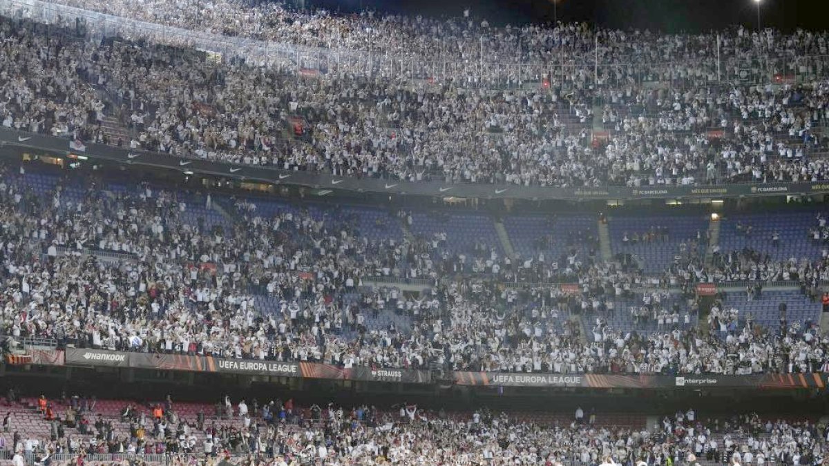 Barcelona oprește vânzarea de bilete pentru meciul cu Newcastle, din motive de siguranță FC Barcelona a suspendat temporar vânzarea biletelor pentru meciul retur din optimile de finală ale Ligii Campionilor împotriva echipei Newcastle United