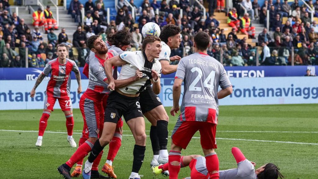 Parma vrea să se distanțeze de zona retrogradării, Cremonese are debutant pe bancă și vrea victoria Un meci crucial se joacă în Italia