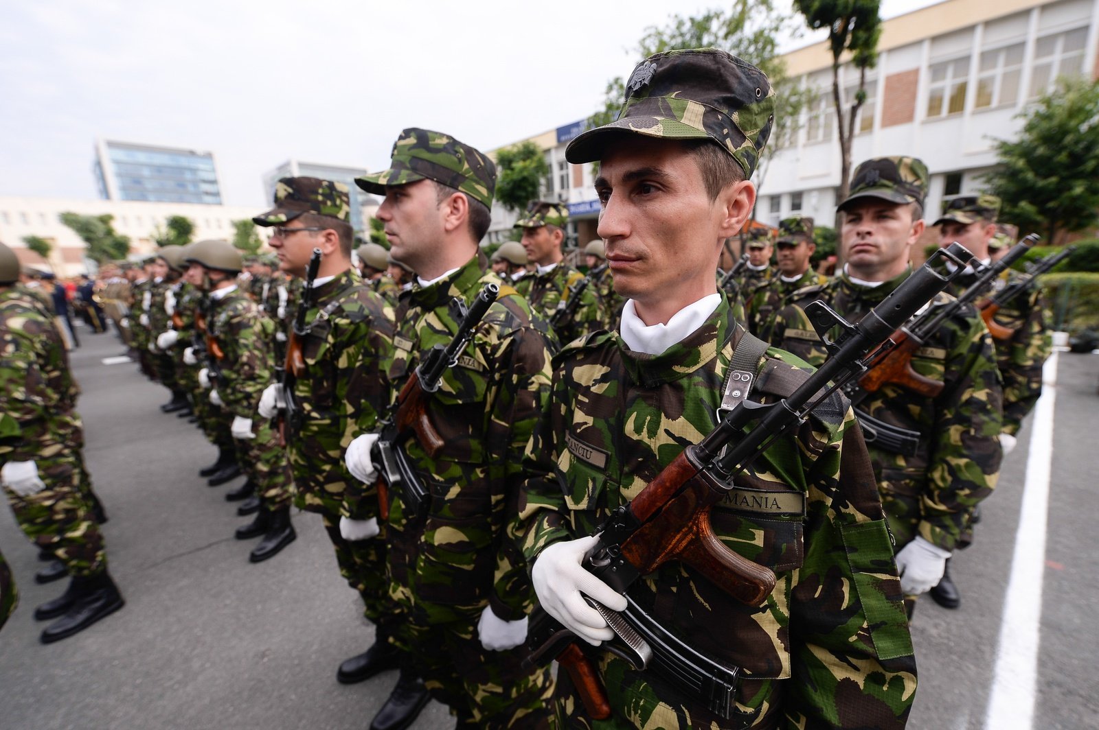 MApN: România, neamenințată militar după atacurile din Iran. Vigilență sporită.