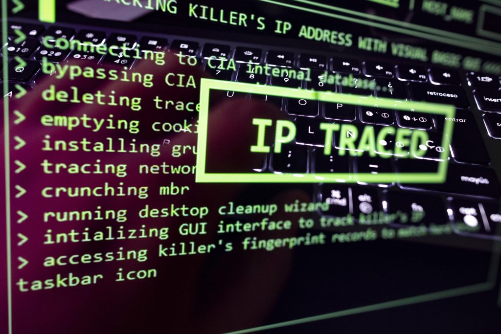 Spionaj cibernetic: Rusia vizează oficiali olandezi prin atacuri asupra aplicațiilor Signal și WhatsApp Serviciile de informații din Olanda au dezvăluit o campanie de spionaj cibernetic orchestrată de Rusia, având ca țintă angajați guvernamentali și alte persoane de interes
