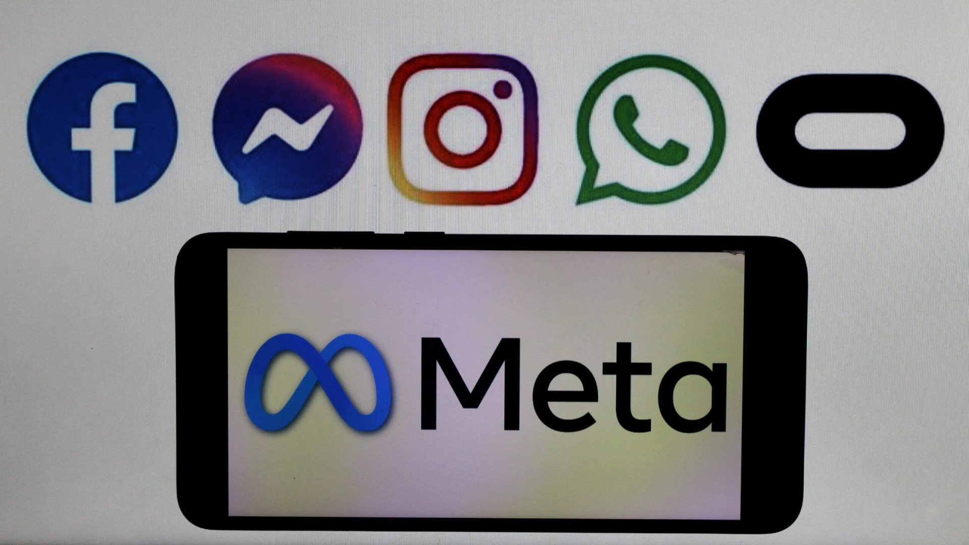 Meta, amendată cu 375 de milioane de dolari pentru încălcarea legii privind protecția consumatorilor Compania Meta, proprietara Facebook și Instagram, a fost găsită vinovată de un juriu din New Mexico de încălcarea legii privind protecția consumatorilor