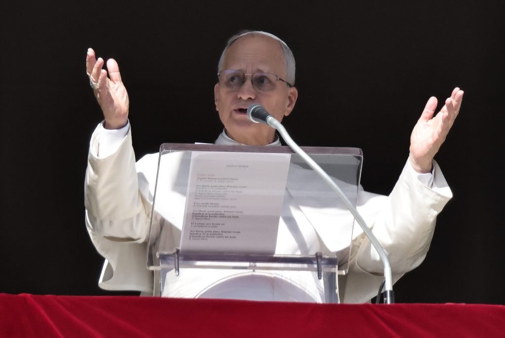Papa Leon al XIV-lea cere oprirea bombardamentelor în Iran și Orientul Mijlociu Papa Leon al XIV-lea a făcut un apel duminică pentru încetarea bombardamentelor și revenirea la dialog în contextul tensiunilor crescute din Iran și Orientul Mijlociu
