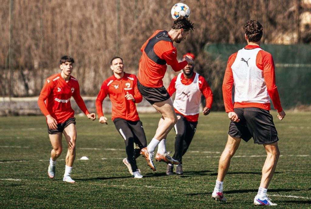 Dinamo București l-a înregistrat pe mijlocașul nigerian Godwin Udosen chiar la împlinirea vârstei de 18 ani