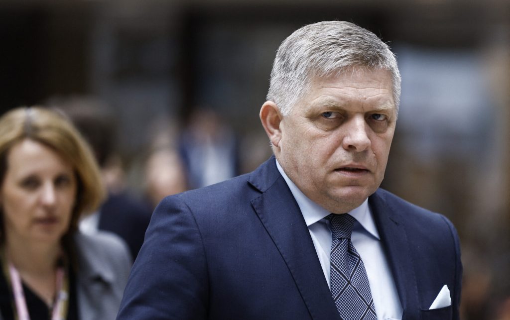 Fico și Bolojan vizează scăderea prețurilor la energie electrică prin colaborare europeană Bucureștiul și Oradea au găzduit, vineri, o vizită oficială a premierului slovac Robert Fico, întâmpinat de omologul său Ilie Bolojan