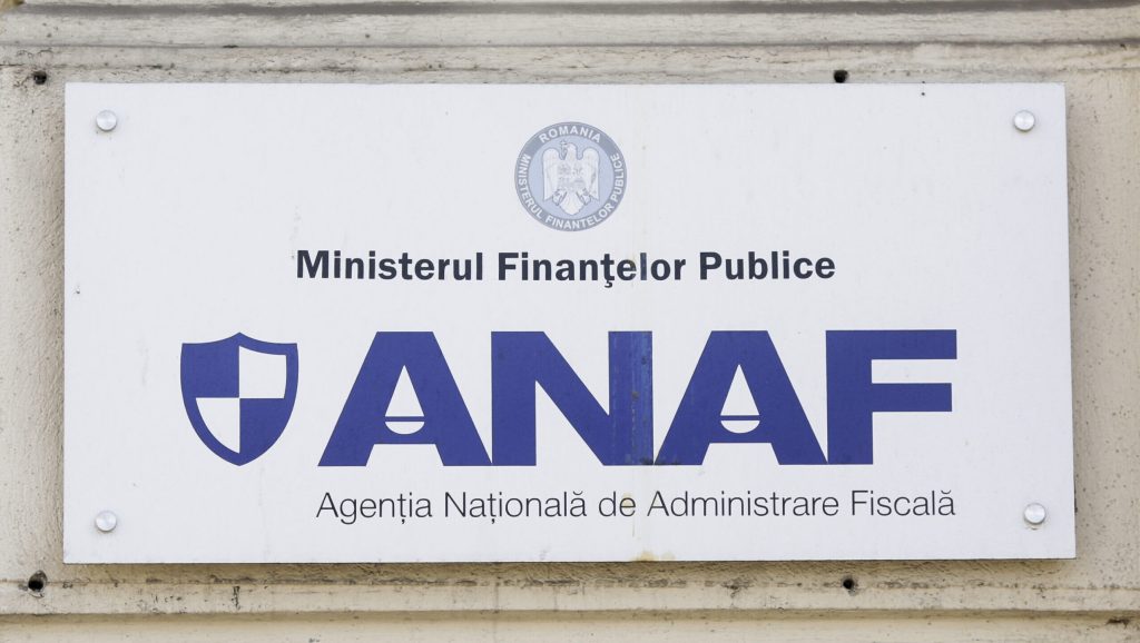 Înșelătorie de proporții la Alba Iulia: O afaceristă a pierdut peste 100.000 de euro O femeie de afaceri din Alba Iulia a căzut victimă unei înșelătorii elaborate, pierzând peste 100.000 de euro