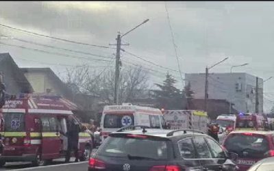 Accident între un microbuz care transporta elevi și un autocamion în Tărtășești. Plan Roșu de intervenție