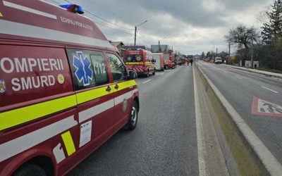 Accident grav între un microbuz școlar și un autocamion în Dâmbovița. Plan Roșu activat: copii răniți, duși la București