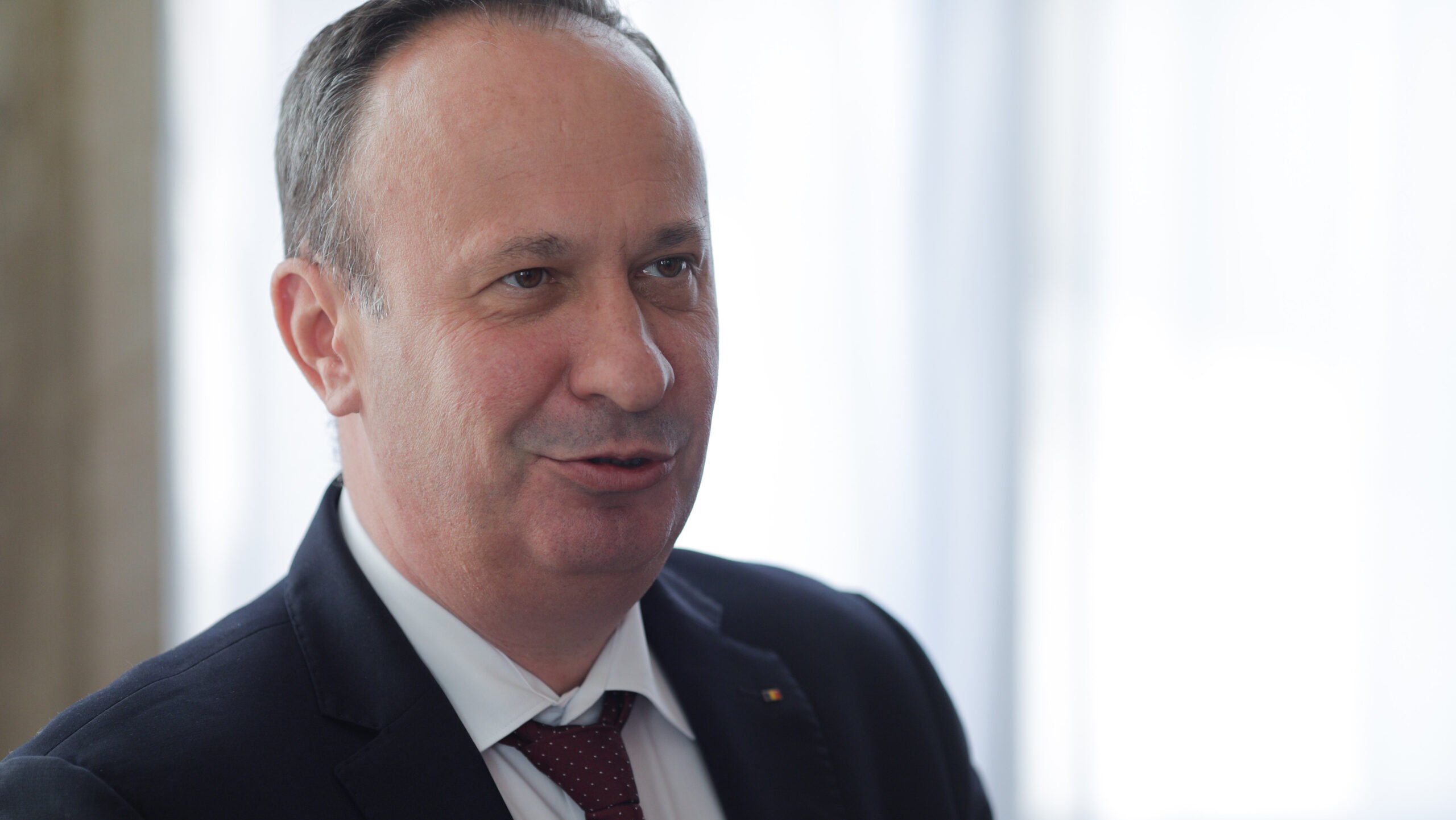 Câciu critică lipsa de reacție a autorităților în fața scumpirii carburanților Fostul ministru al Finanțelor, Adrian Câciu, a criticat dur reacția instituțiilor statului în contextul creșterii prețurilor la carburanți