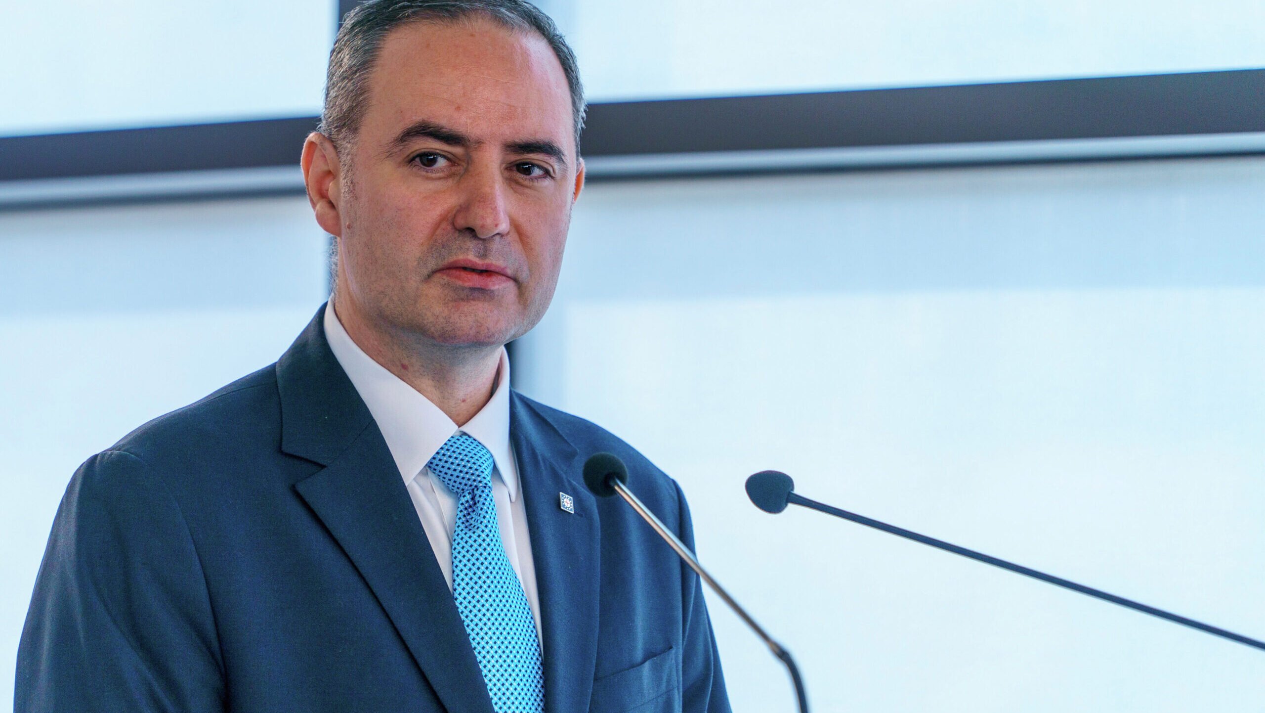 Moody’s confirmă ratingul României: perspective stabile pe fondul măsurilor de austeritate Agenția de evaluare financiară Moody’s a reconfirmat evaluarea stabilă a României, un semnal pozitiv în contextul eforturilor guvernamentale de a consolida finanțele publice și de a reduce deficitul bugetar