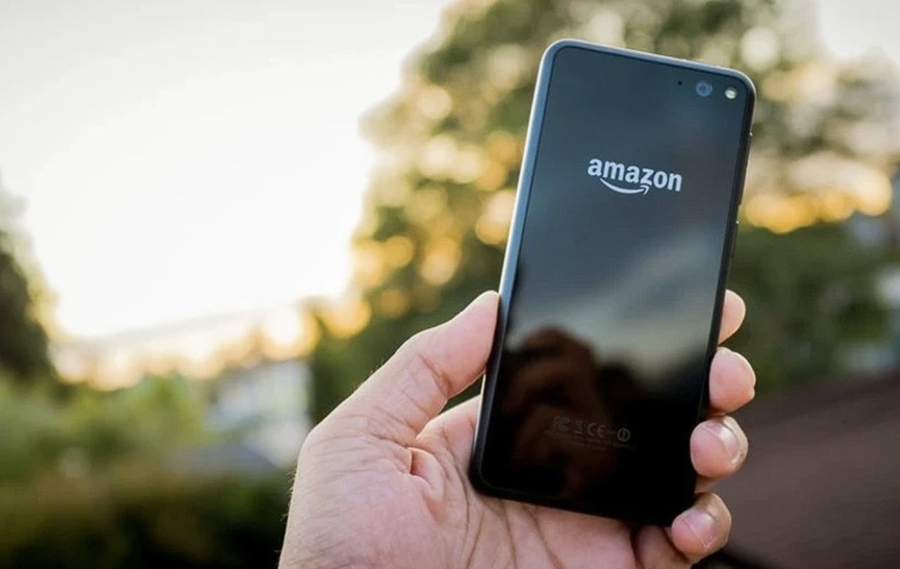 Amazon revine cu un nou telefon, după eșecul răsunător al Fire Phone Gigantul american Amazon pare să încerce din nou să cucerească piața telefoanelor mobile, la aproape un deceniu după retragerea eșuată a Fire Phone
