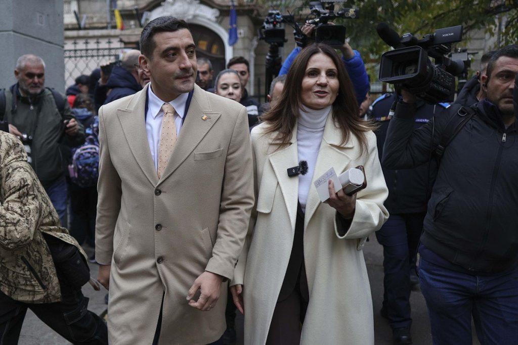 Simion dezminte zvonurile despre o posibilă scindare a AUR Liderul partidului extremist AUR, George Simion, a negat miercuri informațiile apărute în spațiul public cu privire la o eventuală ruptură în cadrul formațiunii politice
