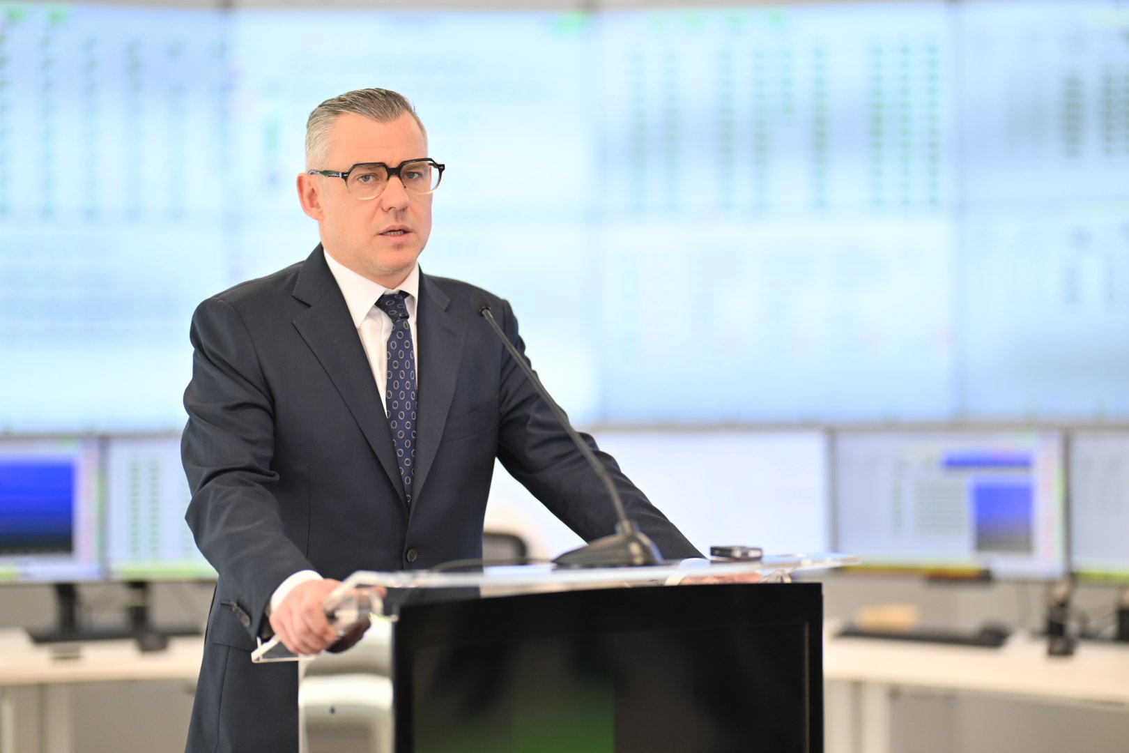 Infrastructura energetică, cheia investițiilor: Antal, despre rolul crucial al rețelelor de energie Existența unei infrastructuri energetice solide este esențială pentru atragerea investițiilor într-o regiune, a declarat, luni, președintele Comisiei pentru energie din Senat, Istvan-Lorant Antal