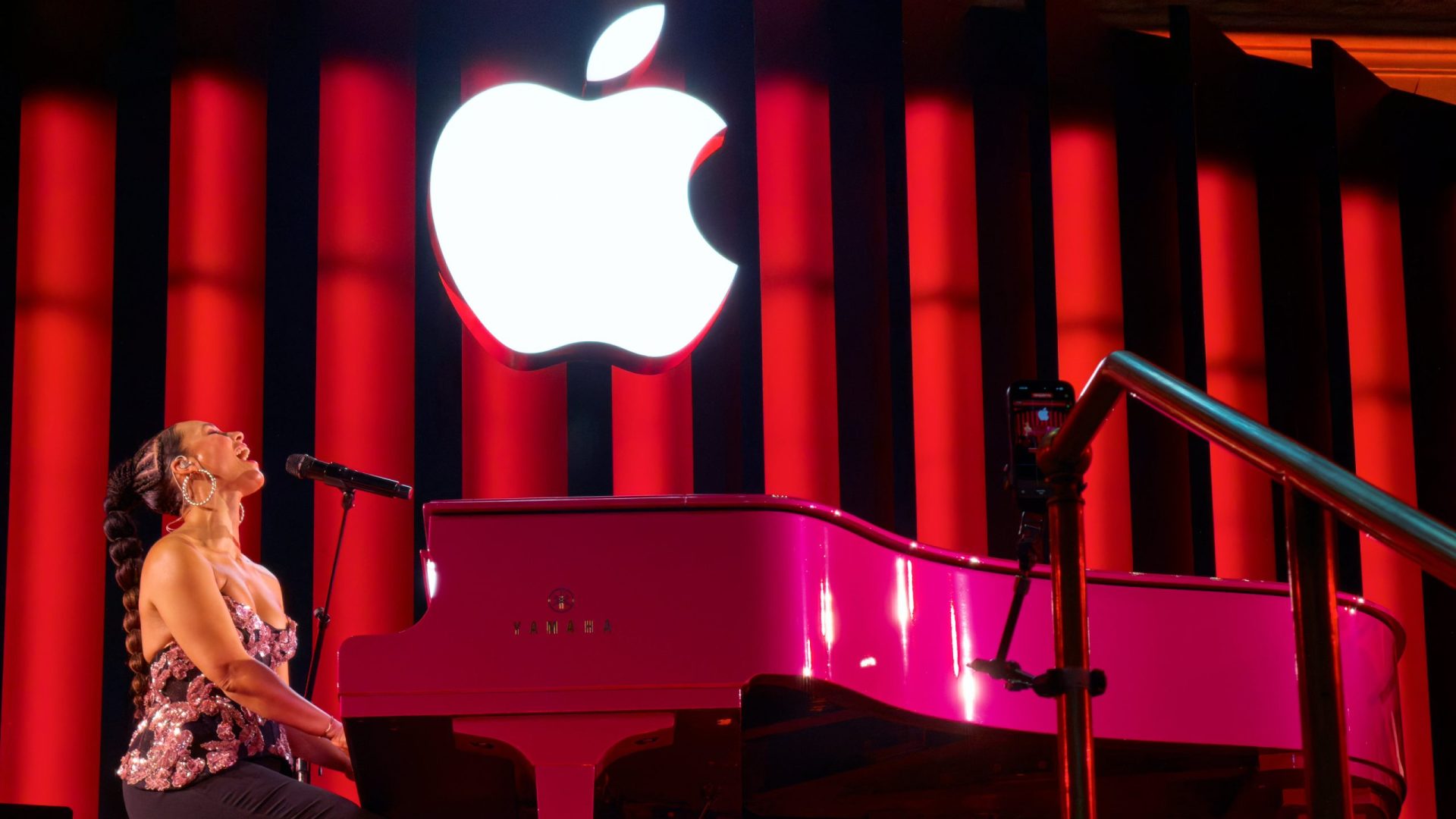 Apple lansează o versiune în limba română a platformei sale de știri, Apple Newsroom, marcând un pas important în comunicarea companiei pe piața locală