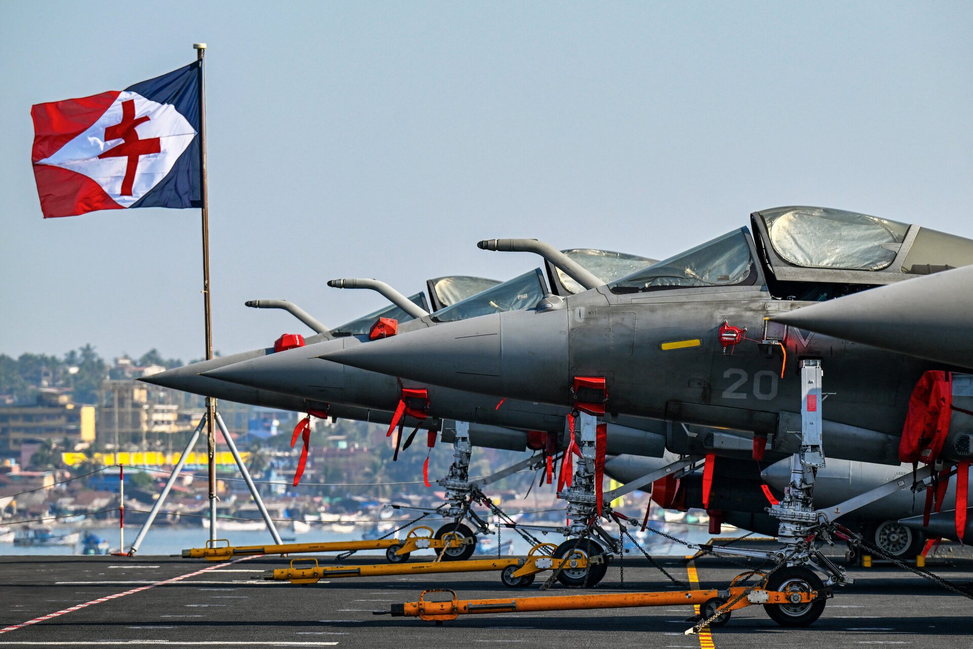 Macron anunță o nouă doctrină nucleară franceză. Ce capacități are Franța?