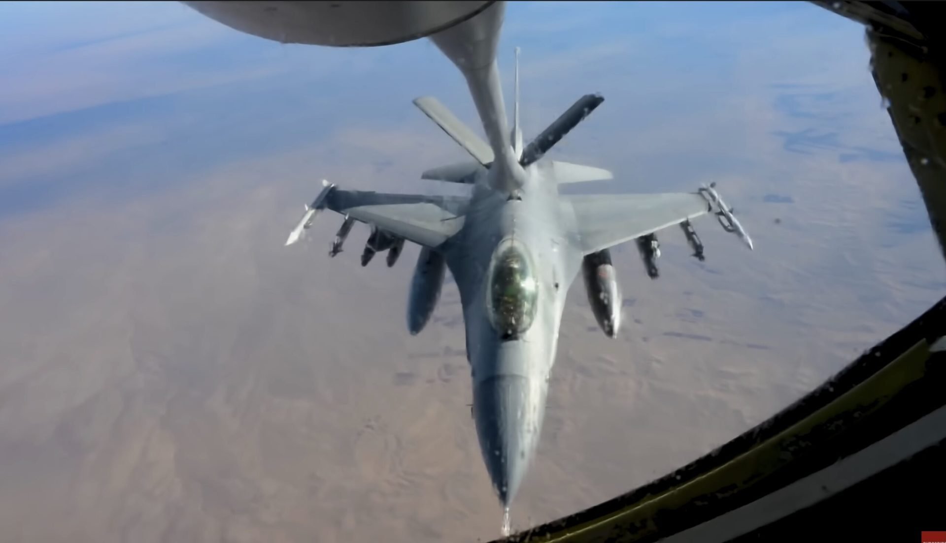 Primele 3 avioane-cisternă americane au aterizat în România