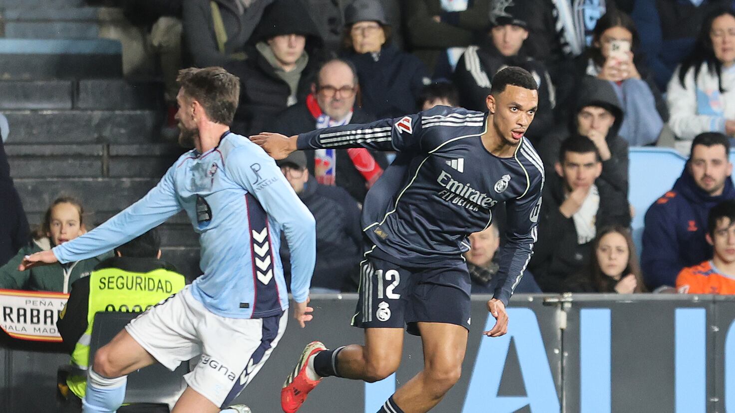 Celta Vigo, cu „Panda” și Swedberg pe teren, pune presiune pe Real Madrid Antrenorul echipei Celta Vigo, Claudio Giráldez, a pregătit o serie de schimbări în formula de start pentru meciul crucial cu Real Madrid, cu scopul de a pune presiune pe formația madrilenă
