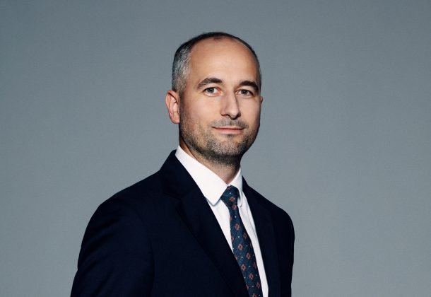 Enterprise Investors investește în lanțul de săli de fitness 18GYM Enterprise Investors (EI), un fond de private equity cu experiență în Europa Centrală și de Est, intră în parteneriat cu 18GYM, unul dintre cele mai importante lanțuri de săli de fitness din România
