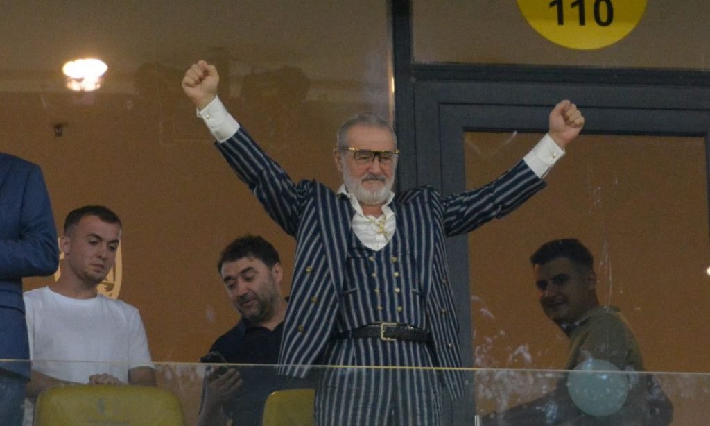 Gigi Becali a anunțat noul antrenor de la FCSB: ”Omul nu vrea bani, vine să ajute”