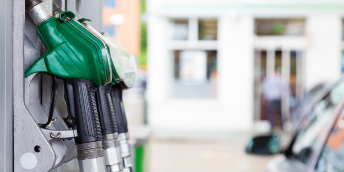 Carburanții s-au scumpit la pompă pentru a 17-a oară de când a început războiul în Iran