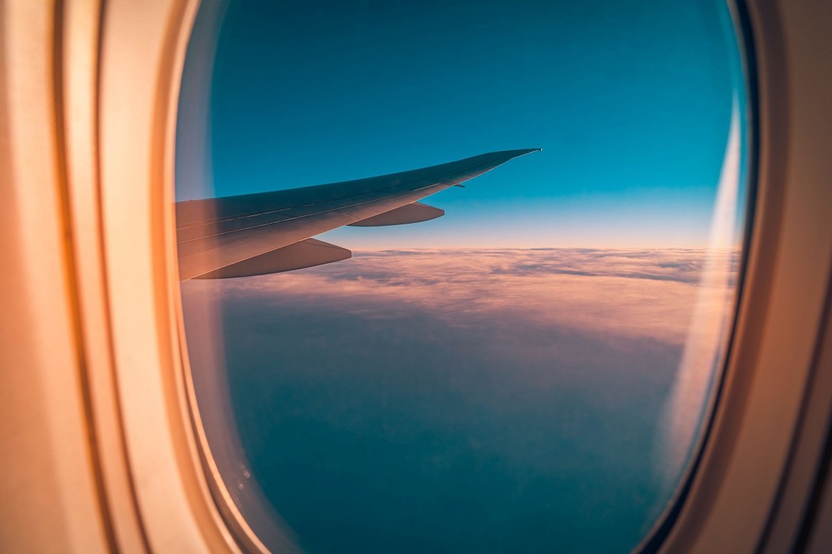 Scumpirea biletelor de avion lovește buzunarele călătorilor: Kerosenul, noua problemă a companiilor aeriene Prețul combustibilului pentru avioane a crescut semnificativ, determinând companiile aeriene să majoreze tarifele