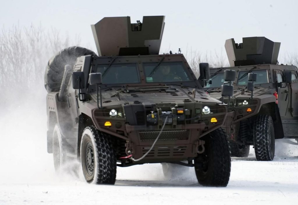 Blindatele Cobra II, pe drumurile din România: Transportul noilor echipamente militare către unități Armata Română a început distribuirea noilor blindate Cobra II către unitățile din țară