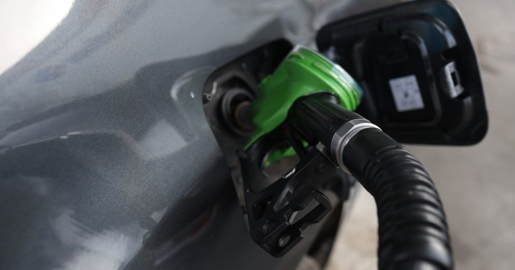 Tensiuni între Bolojan, ministrul Finanțelor și cel al Energiei privind reducerea accizei la carburanți. Ce au decis oficialii (surse)