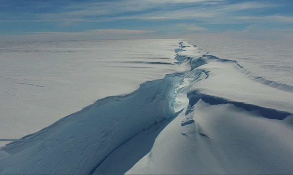 Banchiza Antarctică Arată Semne de Revenire, Dar Rămâne Sub Monitorizare Banchiza Antarctică, o componentă crucială a sistemului climatic global, pare să dea semne de stabilizare, conform datelor preliminare analizate de observatori americani