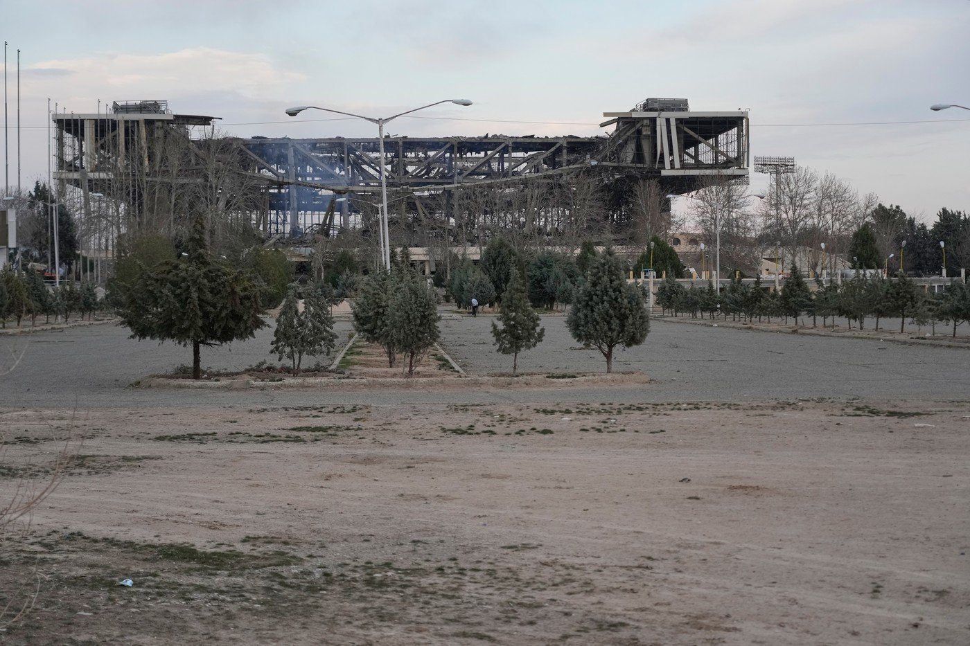 Rachete SUA și israel distrug o arenă din iran
