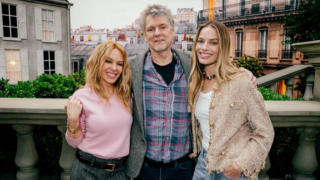 Margot Robbie dezvăluie secrete din viața personală și de pe platourile de filmare În timp ce promvează noul film „Wuthering Heights”, actrița australiană Margot Robbie a împărtășit recent detalii inedite despre pasiunile sale, amintiri dragi și experiențe de neuitat din cariera sa