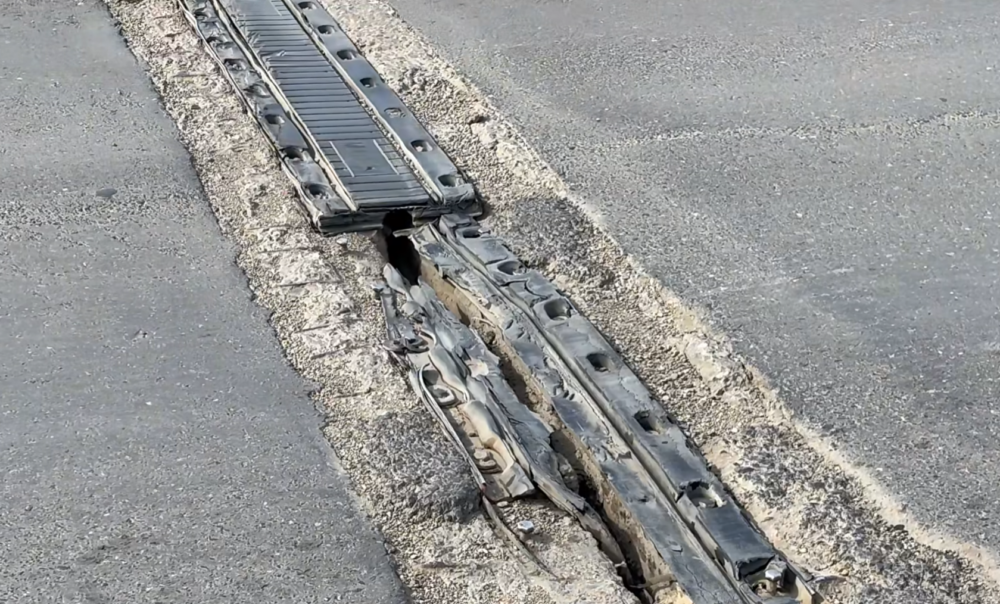 Pasajul Pipera, un pericol public din cauza degradării la rosturile de dilatație Pasajul Pipera, o arteră intens circulată la granița dintre București și Voluntari, prezintă deficiențe majore la nivelul rosturilor de dilatație