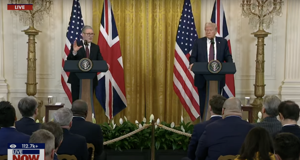Trump critică lentoarea Marii Britanii în privința bazei Diego Garcia Fostul președinte american Donald Trump a criticat dur reacția premierului britanic Keir Starmer, acuzându-l că a întârziat autorizarea Statelor Unite să utilizeze baza militară cheie din Diego Garcia, în Oceanul Indian, în eventualitatea unor operațiuni împotriva Iranului